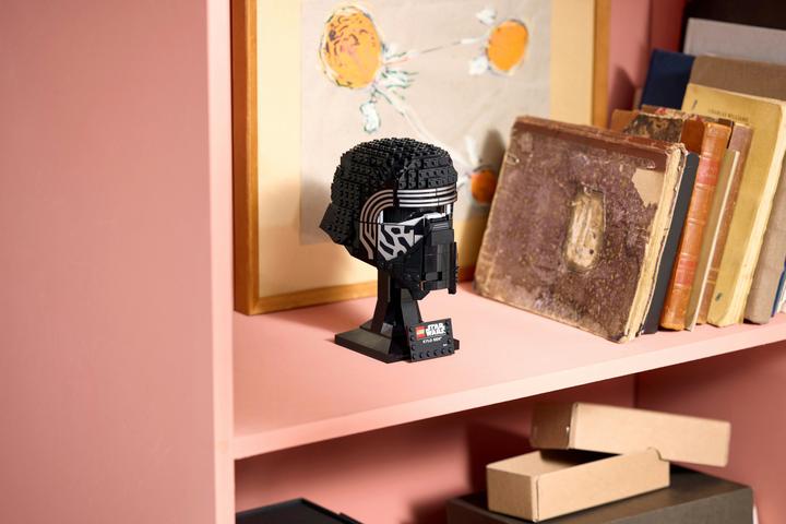 Immagine prodotto LEGO Star Wars - Kylo Ren Helm 18+(75415) (75415, LEGO Star Wars)