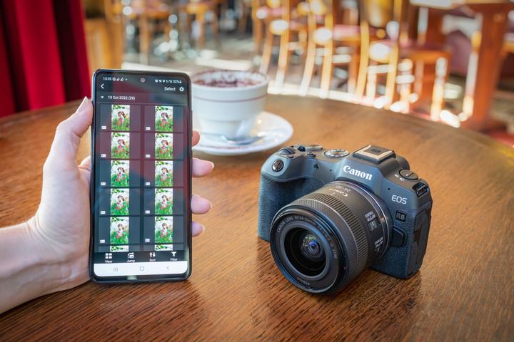 Image du produit Canon EOS R8 Kit - (EU) (24 - 50 mm, 24.20 Mpx, Plein format)