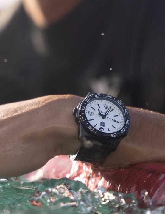 Actual product image Luminox PACIFIC DIVER 3120M SERIES (Diving watch, 39 mm)