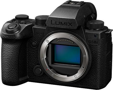 Produktbild Panasonic Lumix S5IIX Kit (20 - 60 mm, 24.20 Mpx, Vollformat)
