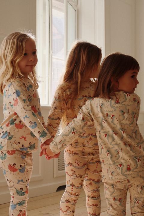 Produktbild Konges Slojd Basic Pyjama GOTS Sugar Pie (98)