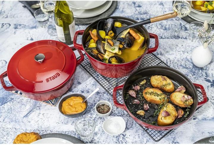 Actual product image Staub Cocotte (24 cm, Casserole + Stewpot, Cast iron)