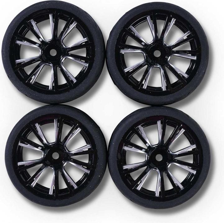 Actual product image Carson 1:10 Wheel set M-Design (4) silver/black.
