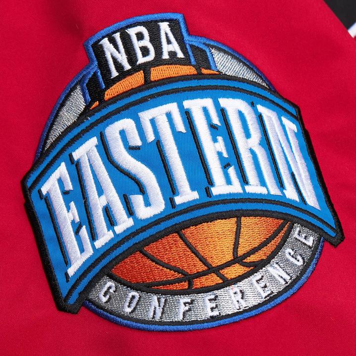 Actual product image Mitchell & Ness M&N Lightweight Satin Jacket - Chicago Bulls D. Rodman - XXL (XXL)