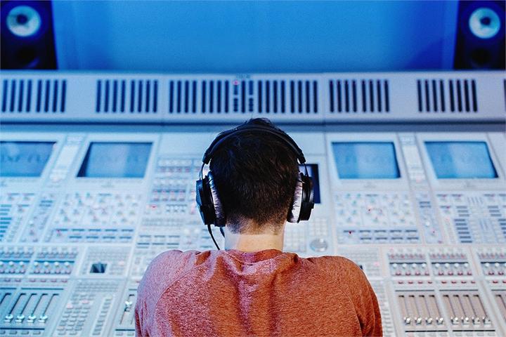 Produktbild Beyerdynamic DT 990Pro (keine Geräuschunterdrückung, Kabelgebunden)