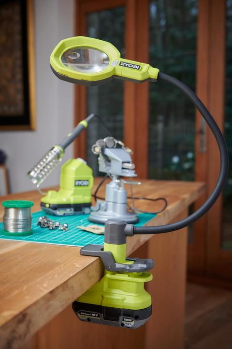 Actual product image Ryobi Lupa su apšvietimu (400 lm)