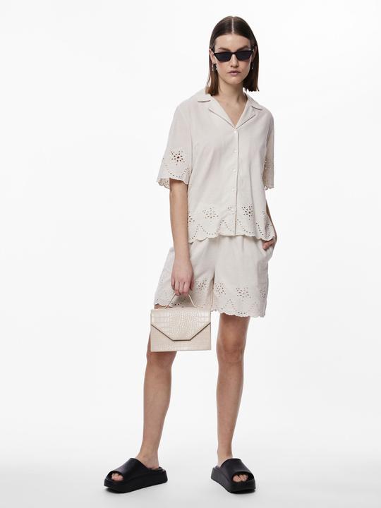 Actual product image Pieces PCALMINA STICKEREI Shorts (S)