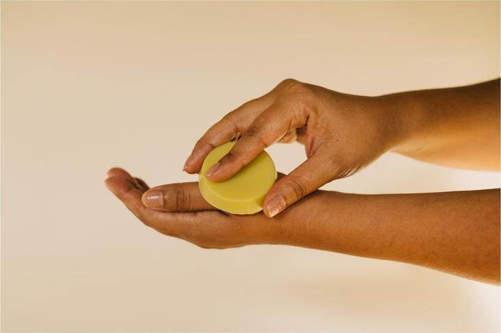 Produktbild 4peoplewhocare Feste Handcreme - Daumenschmaus (Nachfüller)