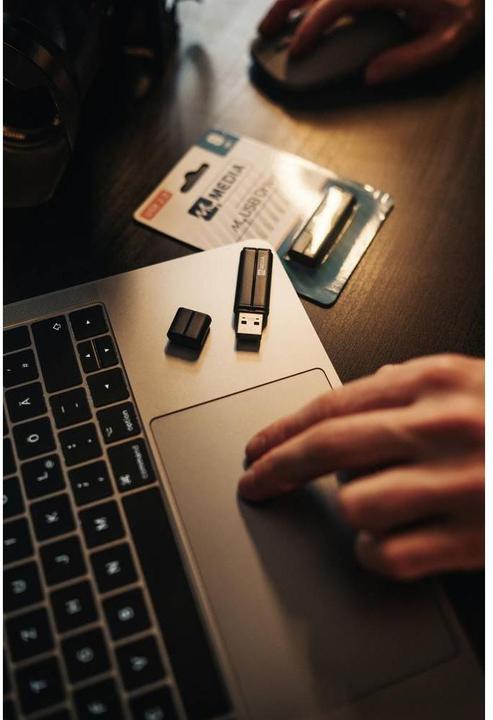 Produktbild MyMedia USB 2.0 Stick 8GB, schwarz (8 GB, USB 2.0)