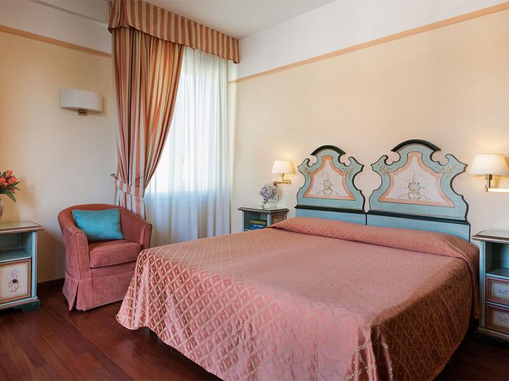 Immagine prodotto Smartbox Soggiorno di 2 notti in Toscana con pausa benessere in un hotel 4* (2 pers.)