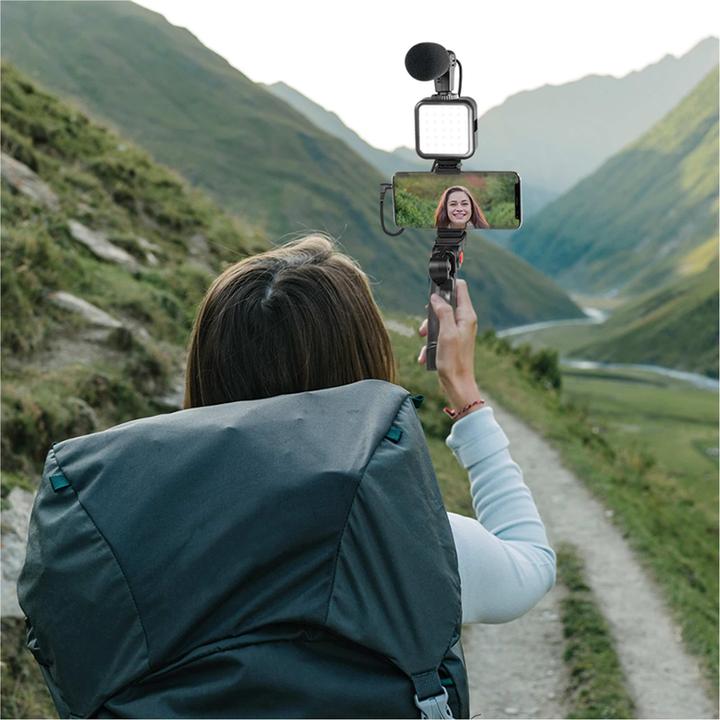 Produktbild LogiLink Vlogger Kit mit LED-Licht, Mikrofon + Stativ, für 4,77" Smartphones