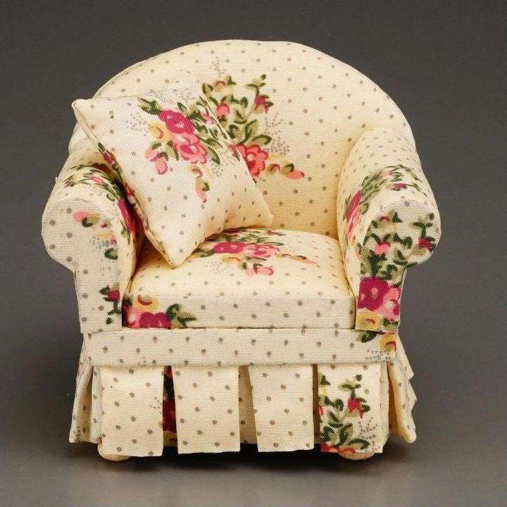 Immagine prodotto Reutter 001.743/4 - Poltrona imbottita con decorazione a rose, miniatura