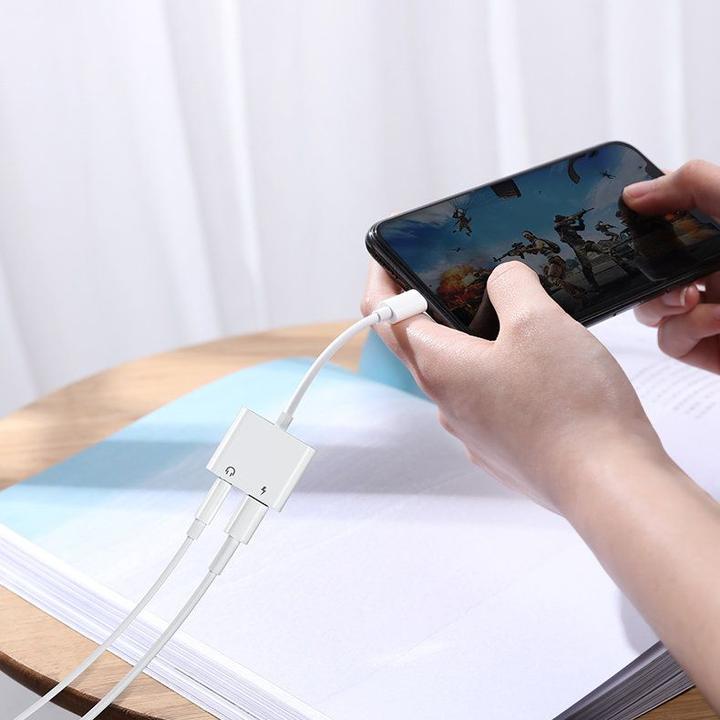 Actual product image Joyroom Apple 3.5mm Audio Power Converter And Lightning Port (Lightning, 3.5mm jack)