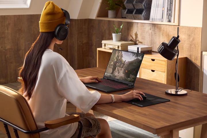 Produktbild ASUS TUF Gaming A16 RTX 4060 (16", AMD Ryzen AI 9 HX 370, 16 GB, 1000 GB, DE)