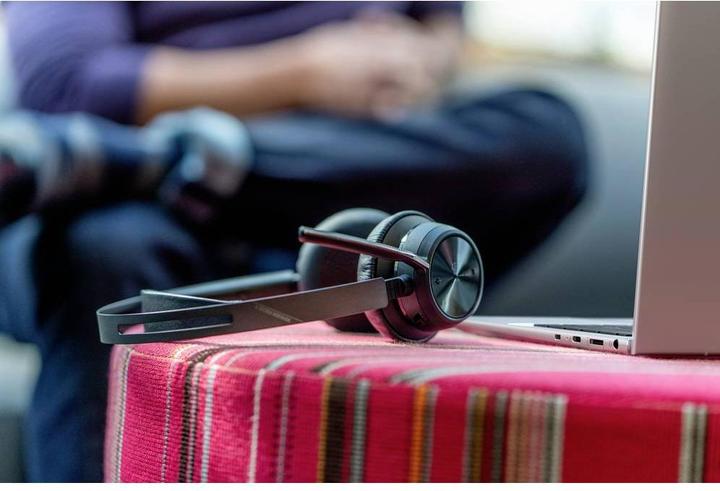 Actual product image Poly Voyager Focus 2 (Cable, Wireless, USB-C)