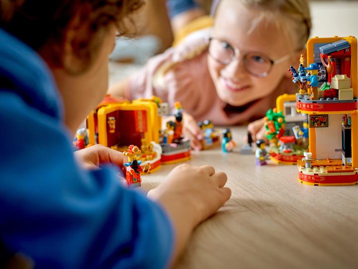 Produktbild LEGO Mondneujahrstraditionen (80108, LEGO Seltene Sets)