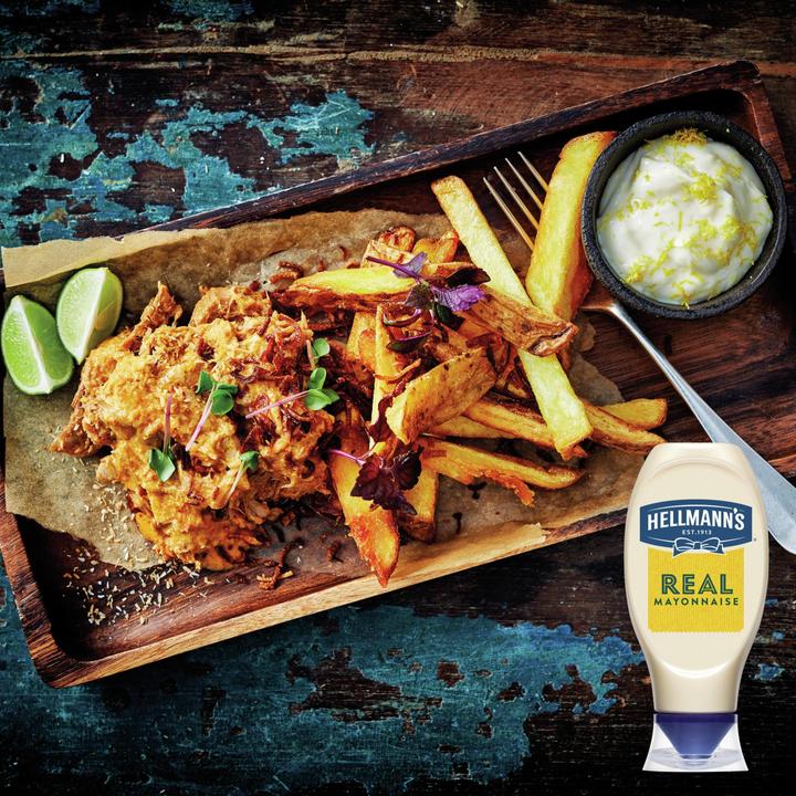 Actual product image Hellmann's Real Mayonnaise Squeezer Bottle, Free Range Eggs, Mayo for Burgers, Fries & Sandwiches (430 g)