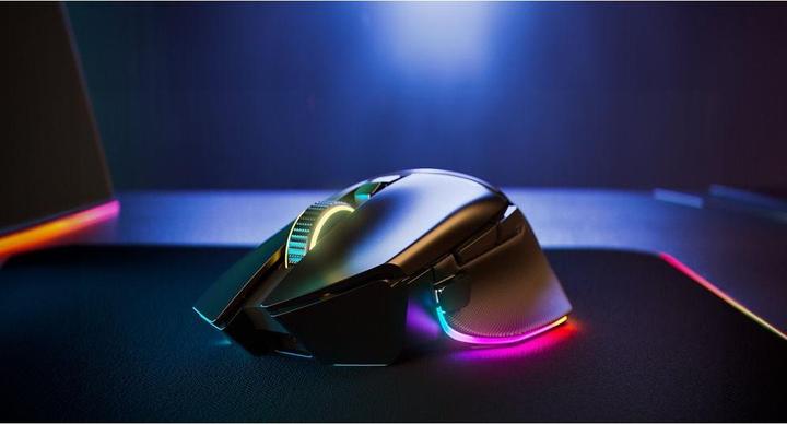 Actual product image Razer Basilisk V3 Pro 35K (Wireless, Cable)