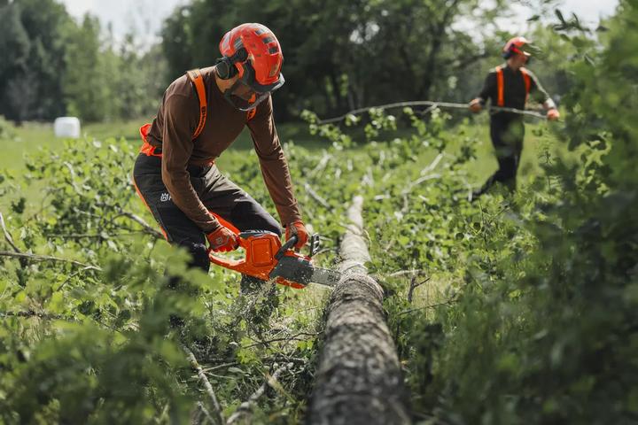 Produktbild Husqvarna Akku-Kettensäge 435i 35 cm (Akku Kettensäge)
