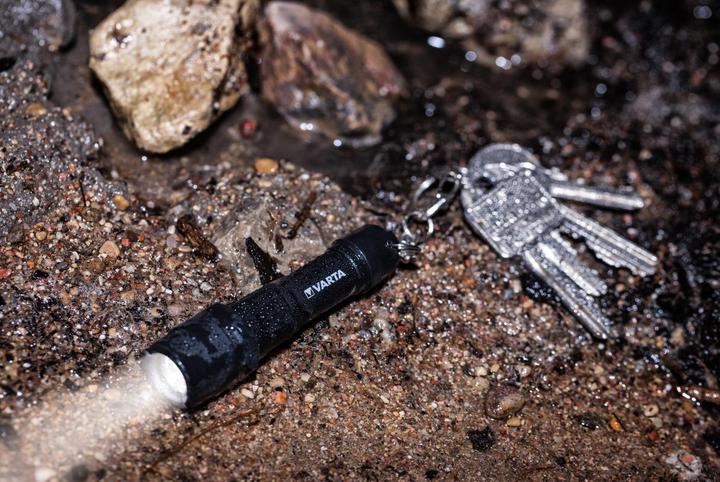 Produktbild Varta Indestructible (8.50 cm, 12 lm)