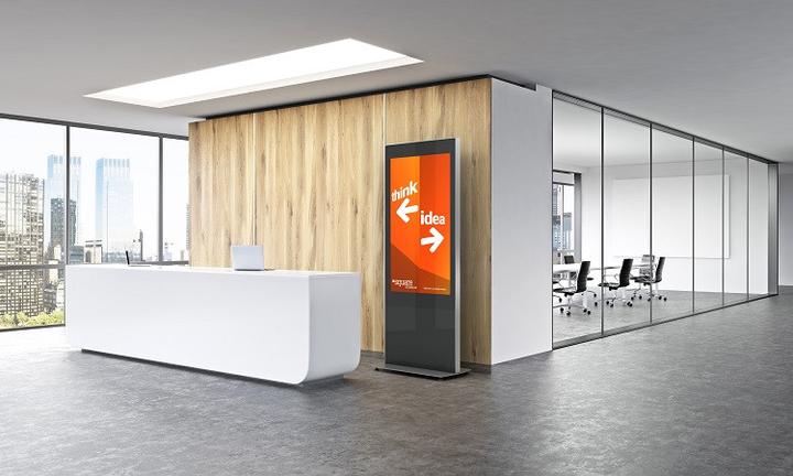 Produktbild DSS Indoor Stele Portrait, 49" Bildschirm, 4mm Glas