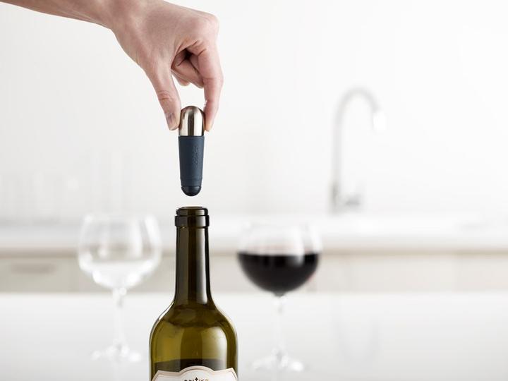 Image du produit Joseph Joseph BarWise Weinstopper, 7.7x2.4x2.4 cm (Bouchon de vin)