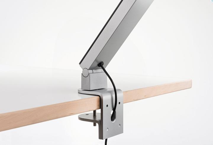 Actual product image Luctra TABLE PRO 2 LINEAR/CLAMP LED table lamp 945 lm alu (945 lm)