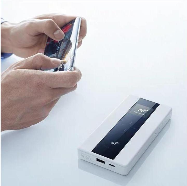 Actual product image Huawei E6878-870 5G Hotspot Mobile WiFi (4000 mAh)
