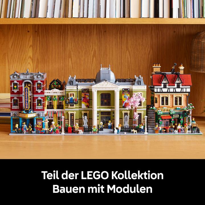 Actual product image LEGO Tudor-style corner house (10350, LEGO Icons, LEGO Rare Sets)