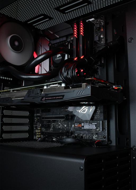 Produktbild Mifcom SAVAGE - ZGS Edition - refurbished (Intel Core i7-7700K, 16 GB, 250 GB, GeForce GTX 1080)