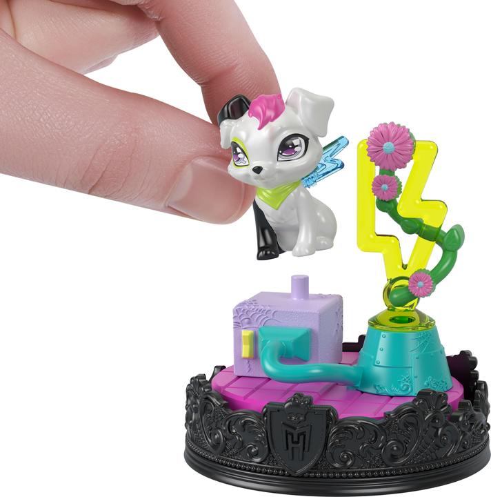 Actual product image Monster High Tier Anhänger in Thekendisplay