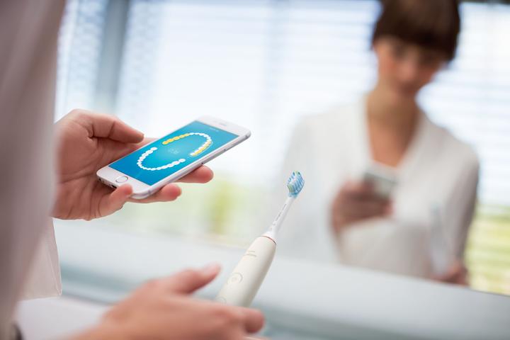 Immagine prodotto Philips HX9901/63 Sonicare Diamondclean Smart 9100 Spazzolino elettrico sonico, App, Oro Rosa (Spazzolino sonico)