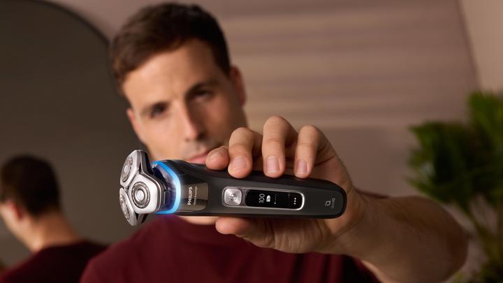 Actual product image Philips i9000 Prestige XP9207/30 Wet and Dry Electric Shaver with SkinIQ