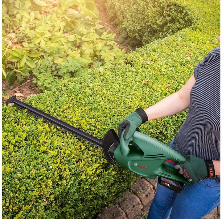 Image du produit Bosch Home & Garden EasyHedgeCut 18-45 Set (Taille-haies sans fil)