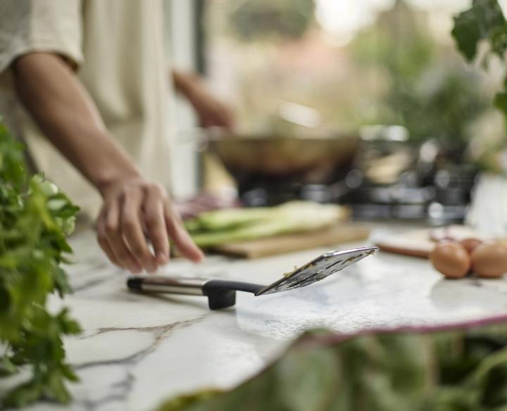 Actual product image Joseph Joseph Elevate slotted spatula