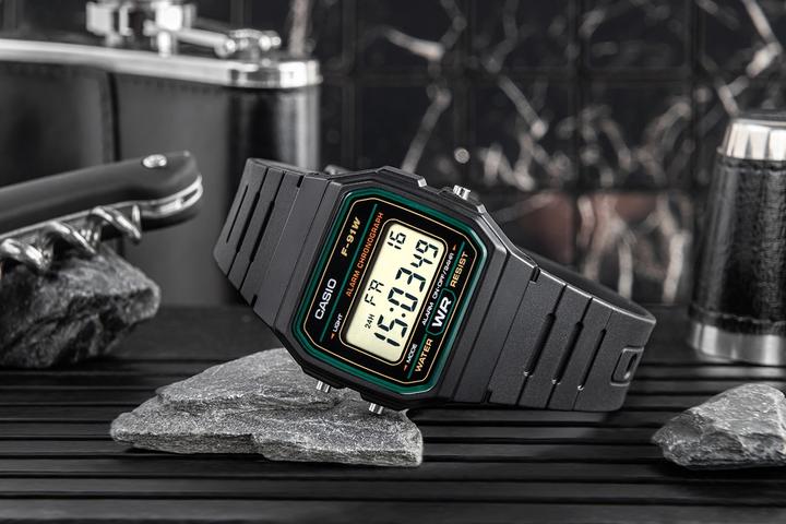 Actual product image Casio Retro Vintage - F-91W-3D (Digital watch, 33 mm)