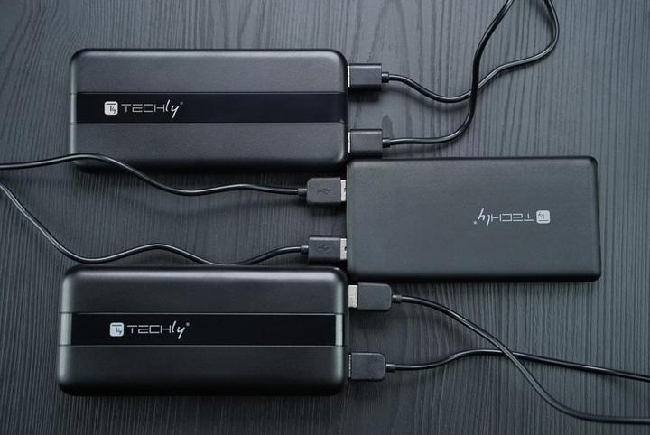 Produktbild Techly Power Bank Charger 10000mAh 2x USB 1x USB-C with USB-C Cable (10000 mAh, 10 W, 37 Wh)