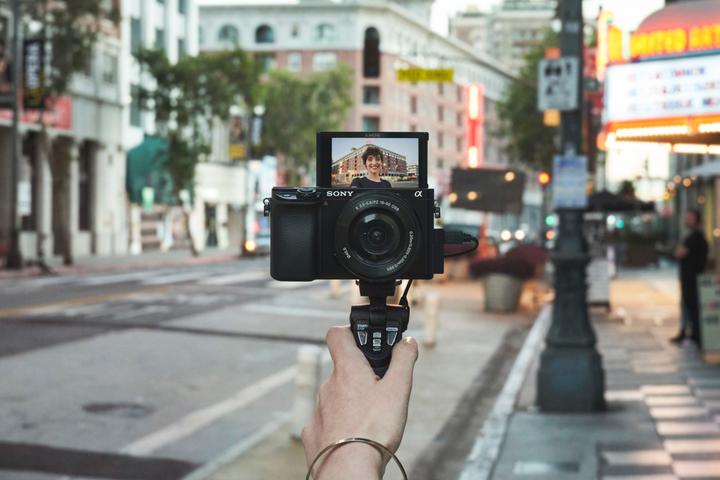 Produktbild Sony Alpha 6100 (24.20 Mpx, APS-C / DX)
