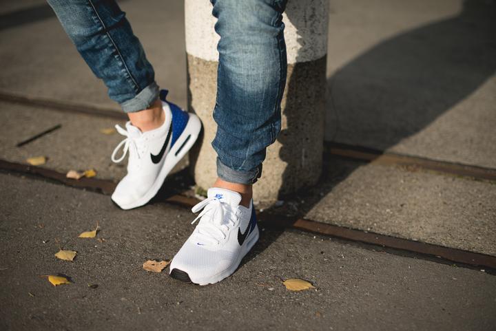 Produktbild Nike Air Max Tavas (42)