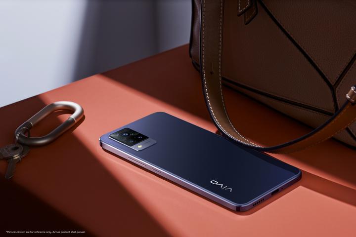 Actual product image Vivo V21 5G (128 GB, Dusk Blue, 6.44", Hybrid Dual SIM, 64 Mpx, 5G)