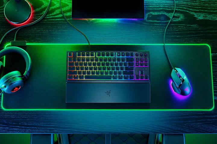 Actual product image Razer Ornata V3 TKL (DE, Cable)