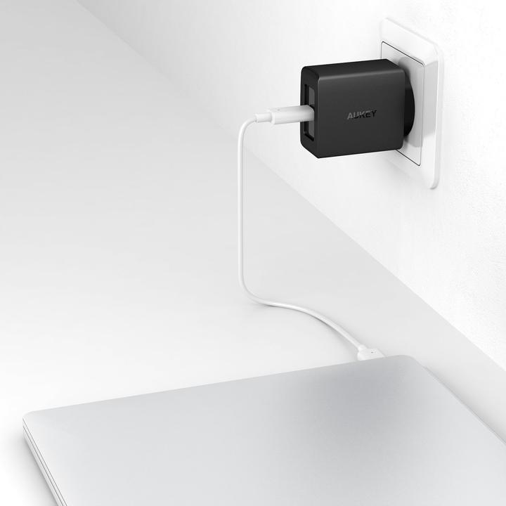 Aukey Pa-Y7 (29 W)