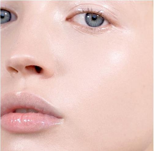Actual product image Madara Lips - Glossy Venom Lip Gloss Magnetic Nude #73 (71 Hi-Shine)
