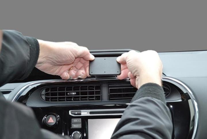 Actual product image Brodit 855365 Car heater Toyota Prius c 1