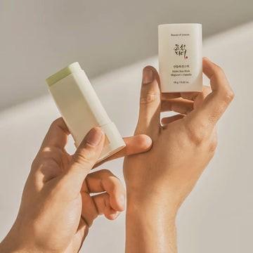 Immagine prodotto Beauty of Joseon Matte sun stick : Mugwort + Camelia (Stick solare, Crema solare viso, SPF 50+, 18 ml, 18 g)