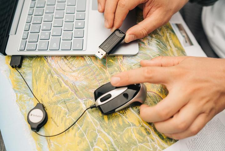 Produktbild Verbatim Store 'n' Go Pin Stripe (16 GB, USB 3.0, USB-A)