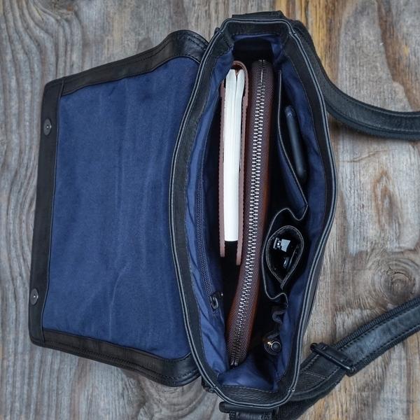 Actual product image Jack kinsky Umhänger A4