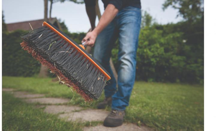 Produktbild Fiskars Strassenbesen (1 Stk.)