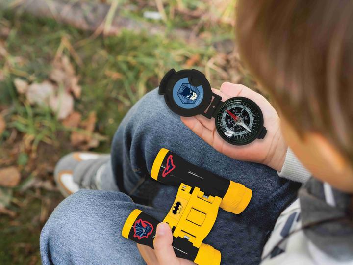 Produktbild Lexibook Batman Abenteuerset mit 2 Walkie Talkies bis zu 120m Reichweite, Fernglas, Taschenlampe, Kompass (0.12 km)