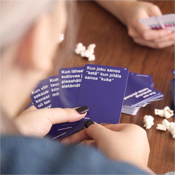 Produktbild Martinex Peliko 40861956 board/card game What Do You Meme? 90 min Party (Finnisch)